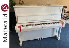 Steinway & Sons V-125 Klavier