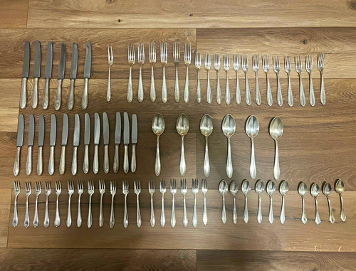 Großes versilbertes