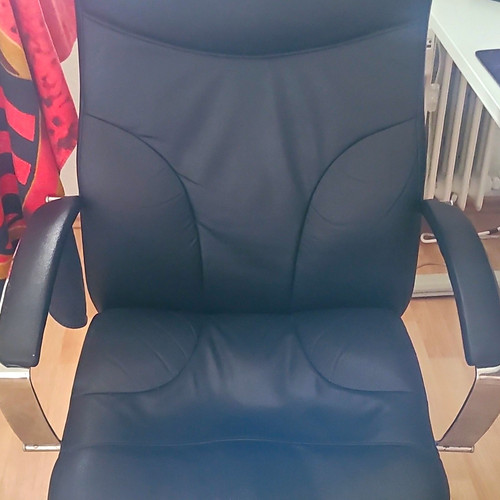 Schwarzer büro drehstuhl aus - büro-drehstuhl,