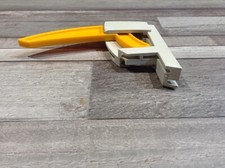 Miele Spülmaschine  1 Griff rechts für den Oberkorb  M. Nr.  07439940   06025542