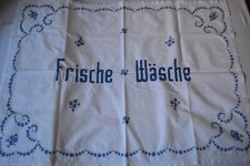 Alte Decke Spruch "Frische Wäsche" f. Wäschekorb Ziertuch blaue Stickerei Deko