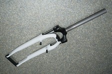 SR Suntour SF13 CR-8V Federgabel 28 Zoll Federweg 50mm weiß-glanz