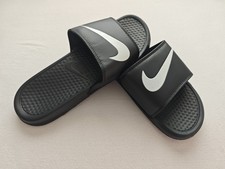 Nike Benassi Off Noir/White Slides GR. 45 Badelatschen