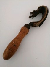 Aufrauhbürste mit Holzgriff Schuster Schuhmacher Sattler altes Werkzeug Vintage