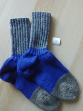 Handarbeit: selbstgestrickte