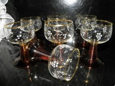 7 Weinrömer Weinglas Ätzschliff Trauben Goldrand 0,1 l bernsteinfarbener Trompet