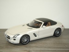 Mercedes SLS AMG Roadster -