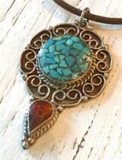 Sehr schönes AMULETT aus Tibet mit TÜRKIS + KORALLE + Silber 