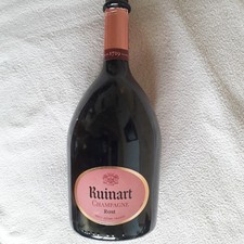 Leere Champagnerflasche Ruinart Rose 0,7 Ltr
