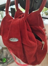 Rote Leder Tasche in Beutel
