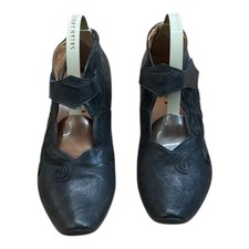 Think gr 40 Damen Pumps