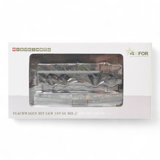 Schwerlast-Flachwagen mit LKW