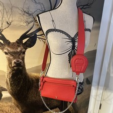 Designer Aigner Tasche Modell Isa Crossbody wunderschönes Rot Blickfang 