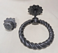 Schmiedeeisener Türklopfer im