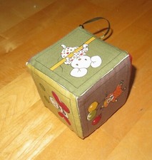 Babywürfel mit Schlaufe - Handarbeit (Baumwolle, Schaumstoff, Kante ca. 8 cm)