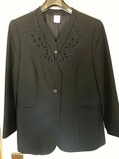 Vintage Kostüm aus den 70er/80er Jahre dunkelblau, eingenähte Weste, Rock kniel.