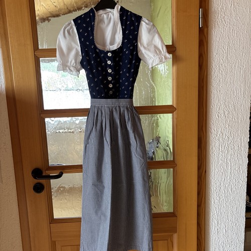 Dirndl mit bluse und - mit,