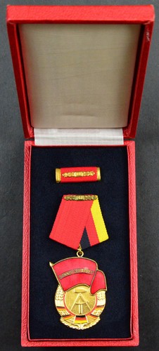 Ddr orden banner der - banner,