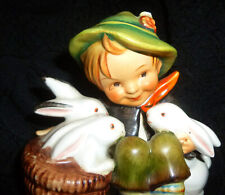 GOEBEL/Hummel, "Hasenvater" , Bub mit Hasen  aus alten Nachlass