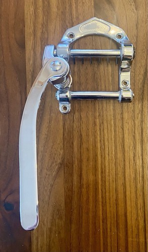 Tremolo bigsby style - tremolo,