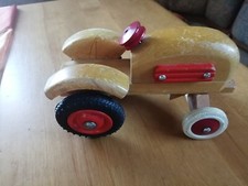 Älterer Traktor Holz Sammler