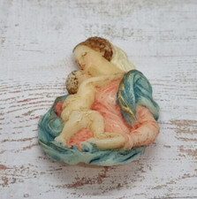Wachsrelief Madonna mit Jesuskind handbemalt grün gebraucht