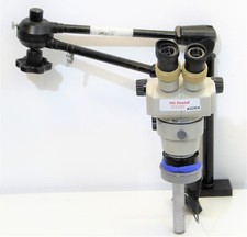 Stereomikroskop Nikon mit Beleuchtung und Tischhalterung #2264