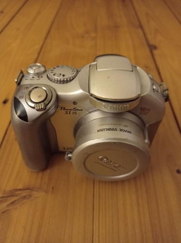 Canon powershot is - s1,