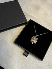 Halskette mit Anhänger