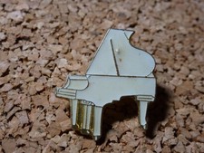 Pin Button Klavier Flügel weiß  Anstecker aus Pinsammlung Konvolut