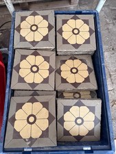 Zementfliesen Blumenmuster /