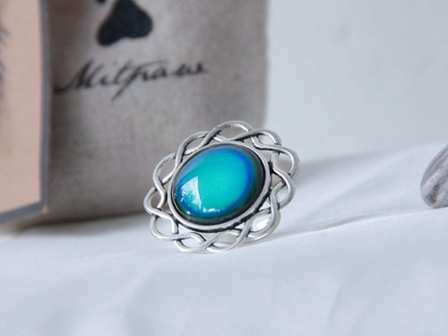 Weave mood ring with iconic - weave,