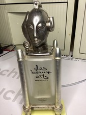 Les Beaux Kopf der Diana Arts