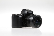 NIKON F-801s mit Nikkor AF