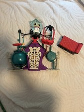 Monster High PET Secret Creepers Crypt + 2 Secret Pets 2013