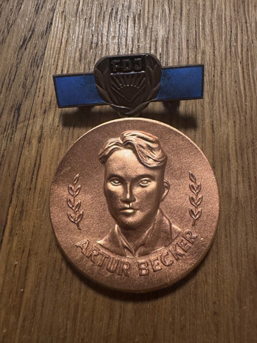 Ddr artur becker medaille - artur,