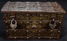 SCHATULLE EISENTRUHE KRIEGSKASSE 2 HANGSCHLÖSSER GRAVIERT DEUTSCH INTAKT 1650