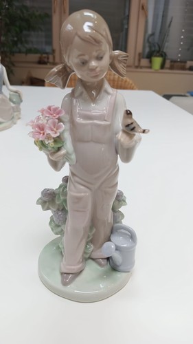 Porzellanfigur spring girl - porzellanfigur, girl"