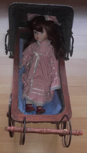 Alter antiker puppenwagen mit - antiker,