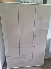 Erstausstattung Baby-/Kinderzimmermöbel mit Wickelkommode, Kleiderschrank & Bett