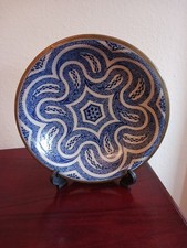 Teller DEKO aus Marokko, blau mit Messingbeschlag am Rand und am Standfuß