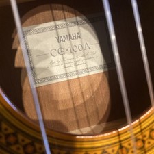 Yamaha CG-100MA Gitarre mit