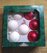 7 alte Christbaumkugeln aus Glas, Weiß und Rot, Weihnachtsbaumschmuck 