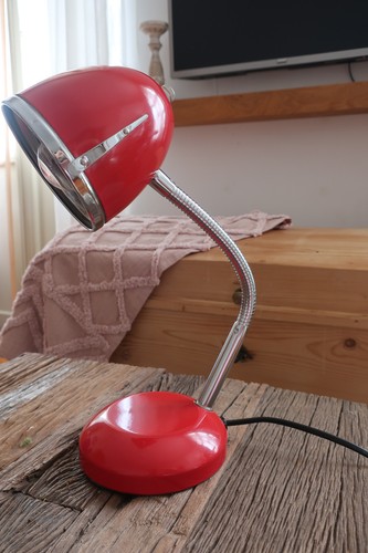 Retro tischlampe aus metall - tischlampe,