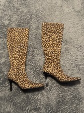 kniehoher Stiefel mit