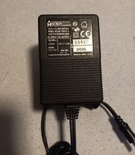 HiTRON HES18-120125-3 Adapter Charger 12 V  1,25A  (4)