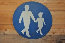 Altes Verkehrszeichen DDR,Sonderweg,Strassenschild,Verkehrsschild,Mann+Mädchen