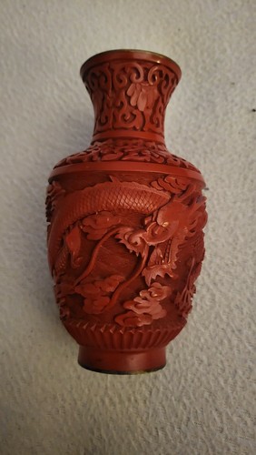 Rotlack schnitzlack vase - rotlack,