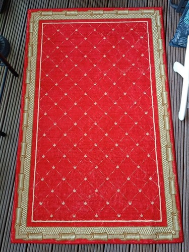 Teppich rot mit muster - teppich,