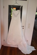 Hochw. Brautkleid Hochzeitskleid Gr. 38 mit ca. 130cm Schleppe inkl. Reifrock